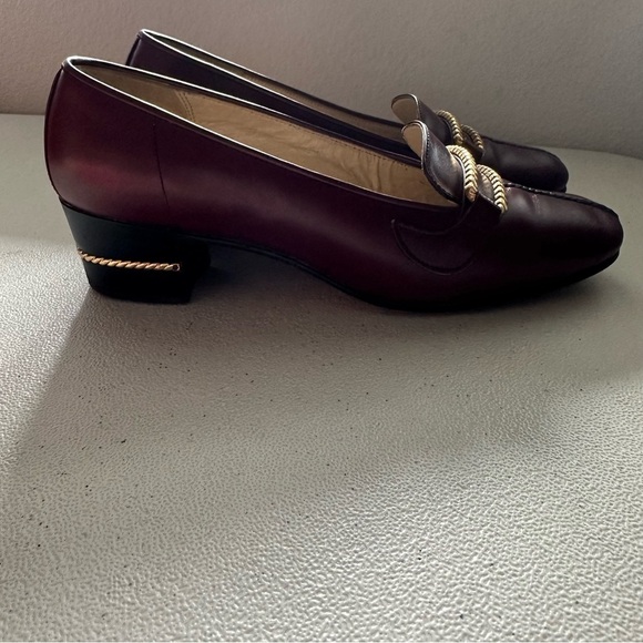 Gucci Shoes - vintage Gucci burgundy leather loafer pumps with a gold-tone horsebit detail.